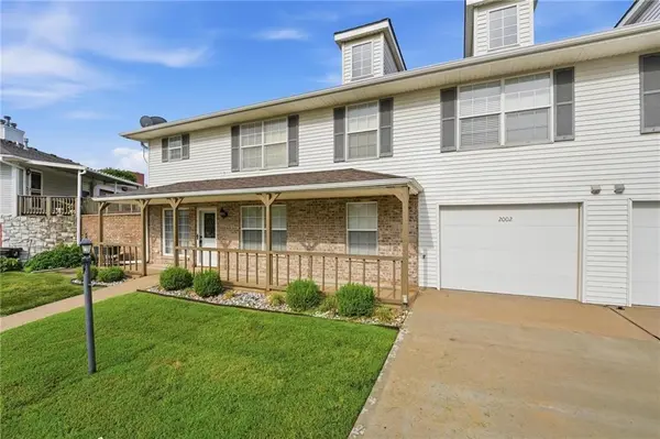 2002 S Hummel DR, Independence, MO 64055