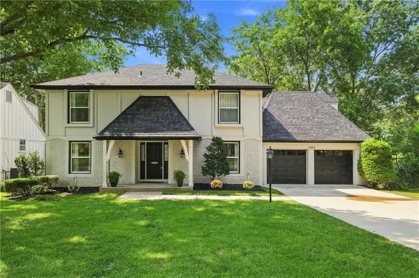 11239 W 99th PL, Overland Park, KS 66214