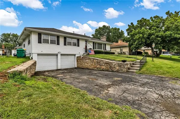 4930 Waverly AVE, Kansas City, KS 66104