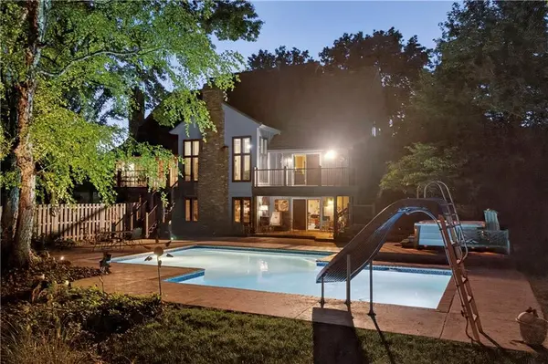 10703 W 124 ST, Overland Park, KS 66213