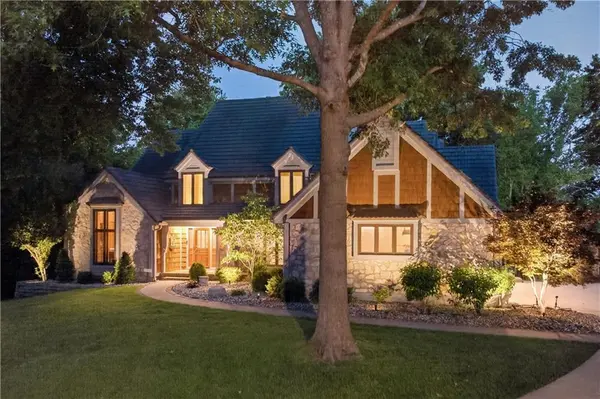 10703 W 124 ST, Overland Park, KS 66213