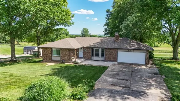 815 Kouns LN, Edwardsville, KS 66111