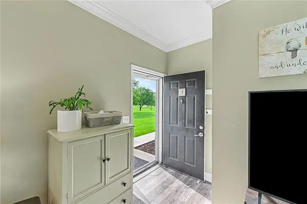 11607 Tomahawk Creek Pkwy #J, Leawood, KS 66211