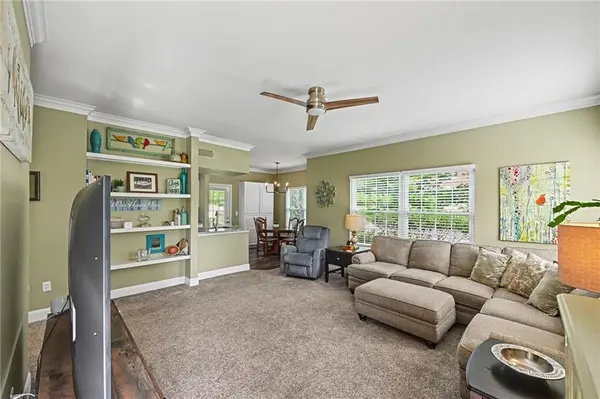 11607 Tomahawk Creek Pkwy #J, Leawood, KS 66211