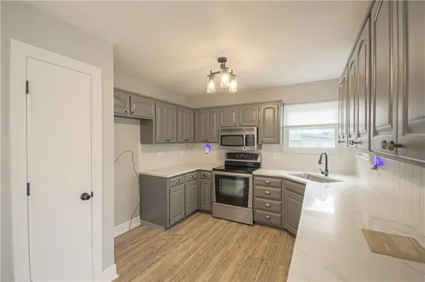 964 E Cavendish TRL, Olathe, KS 66061