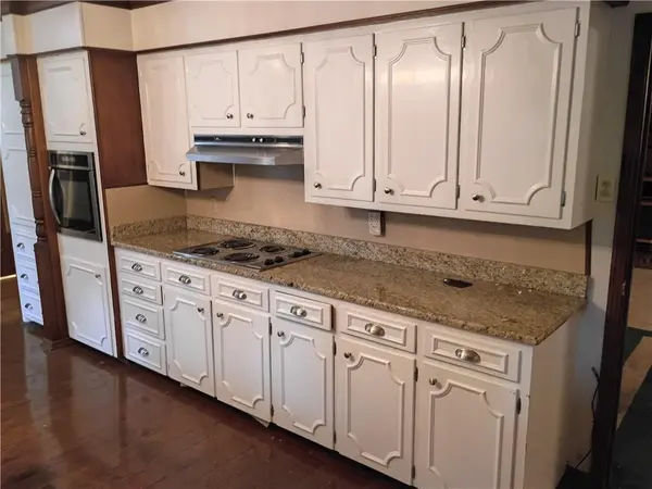 506 Elmwood LN, Pittsburg, KS 66762