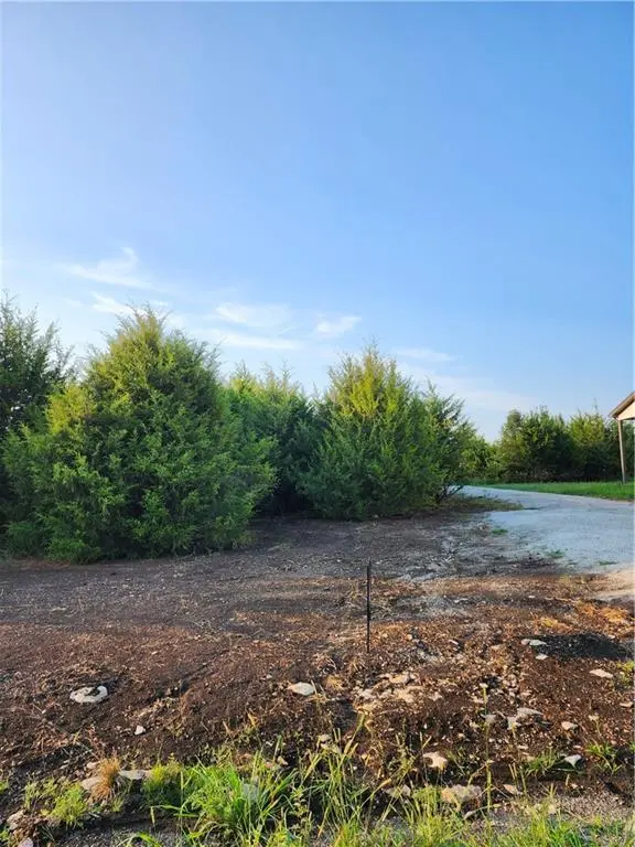 157 S Linn Valley DR, Linn Valley, KS 66040