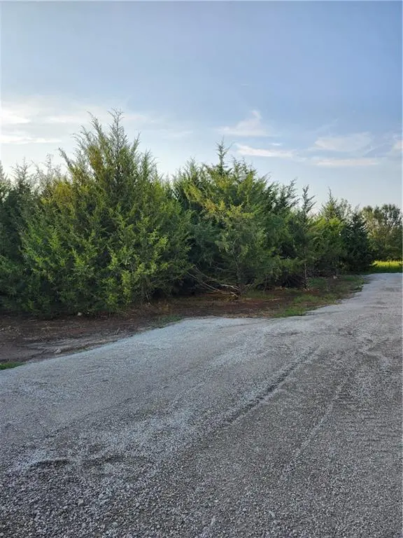 157 S Linn Valley DR, Linn Valley, KS 66040