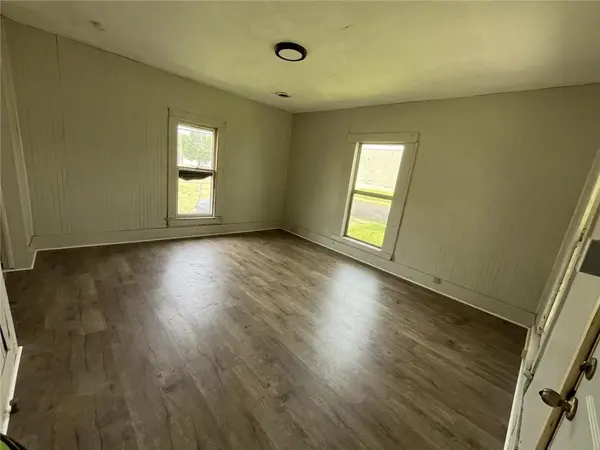820 W 1st ST, Webb City, MO 64870