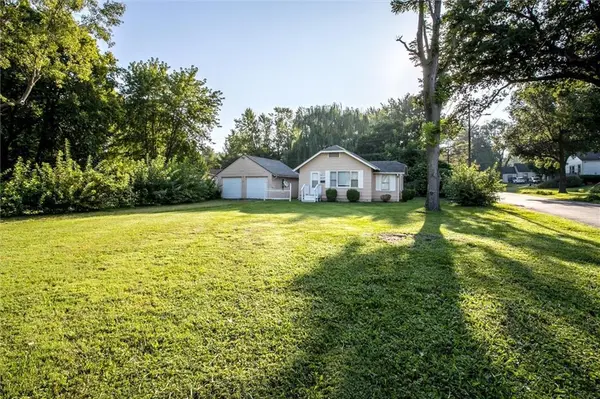 8249 Ward Pkwy, Kansas City, MO 64114