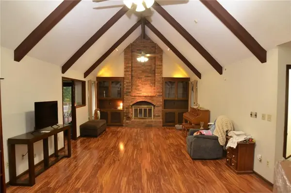 8001 N Lydia AVE, Kansas City, MO 64118