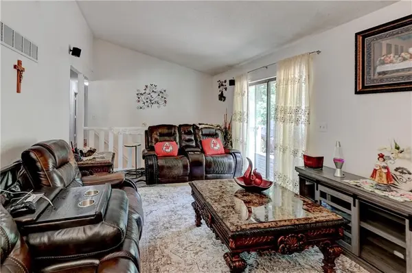 2400 NW 84th TER, Kansas City, MO 64154