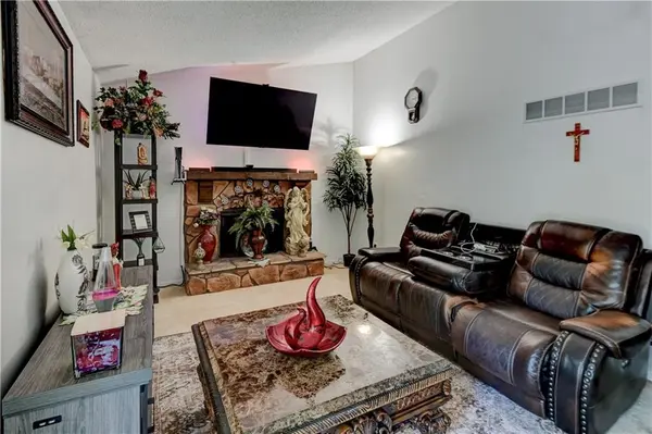 2400 NW 84th TER, Kansas City, MO 64154