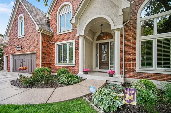 20613 W 96th TER, Lenexa, KS 66220