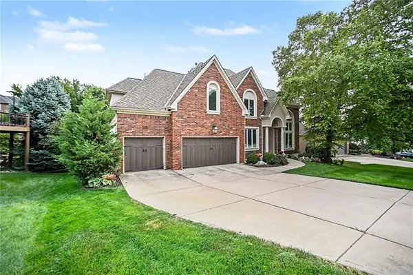 20613 W 96th TER, Lenexa, KS 66220