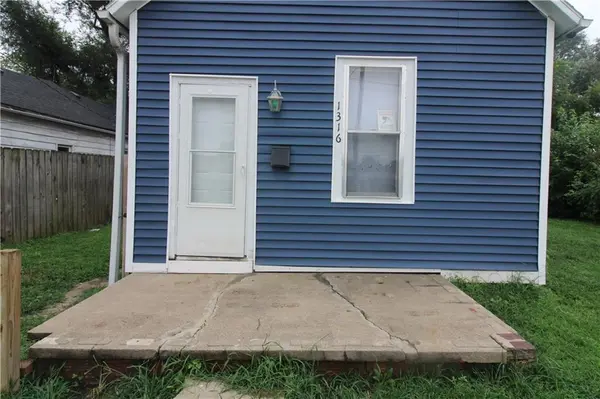 1316 Sacramento ST, St Joseph, MO 64503