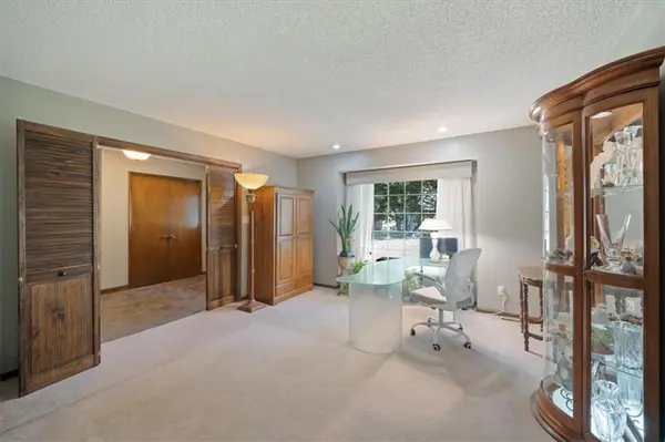 6303 W 108 TER, Overland Park, KS 66211