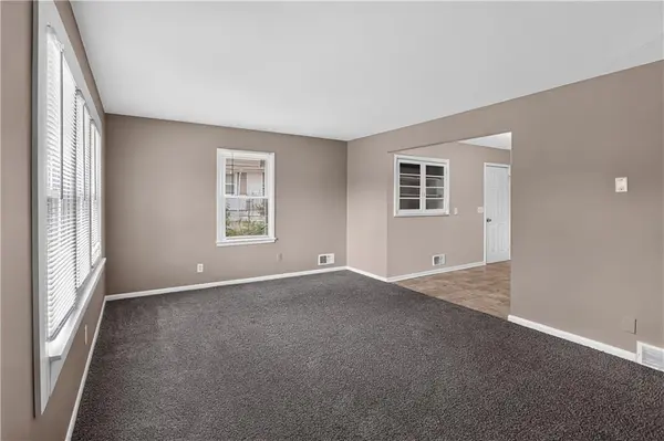 1420 E 82nd ST, Kansas City, MO 64131