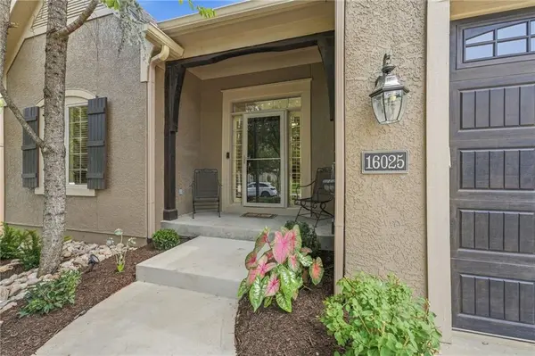 16025 Eby ST, Overland Park, KS 66085
