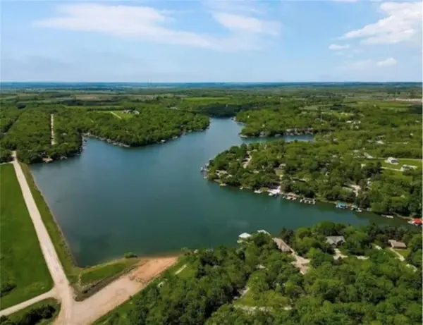 45 N Eagle LN, Mound City, KS 66056