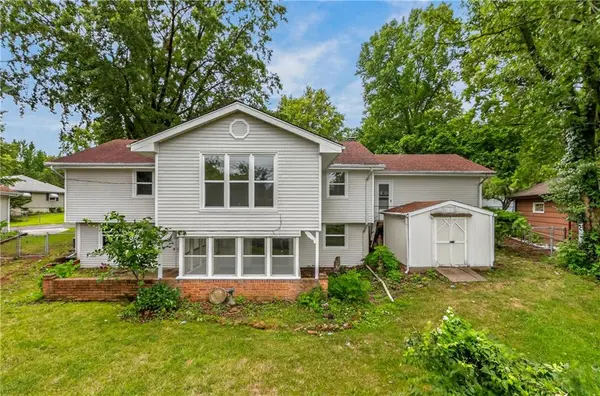 10300 E 72nd ST, Raytown, MO 64133