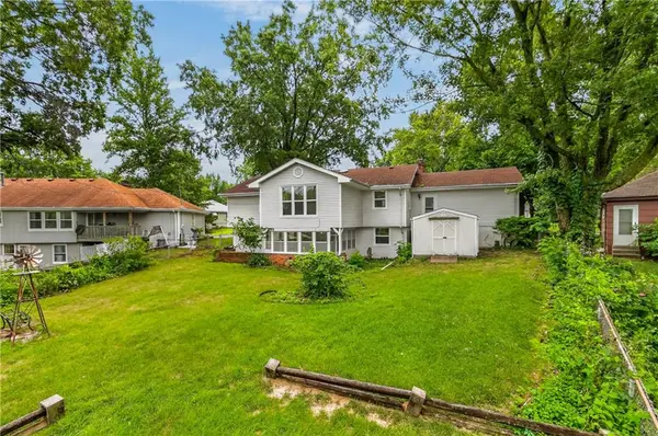 10300 E 72nd ST, Raytown, MO 64133