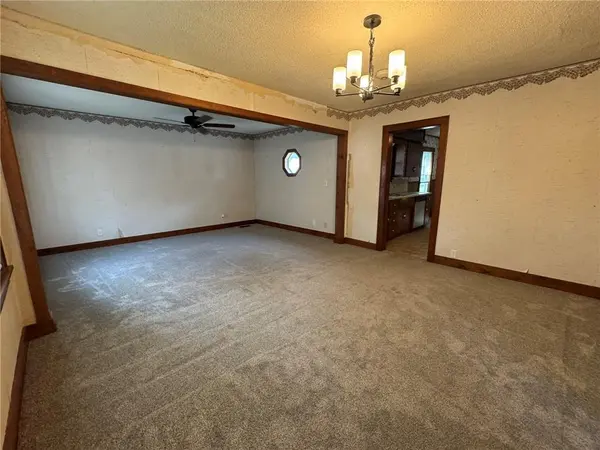 508 W Miami ST, Paola, KS 66071