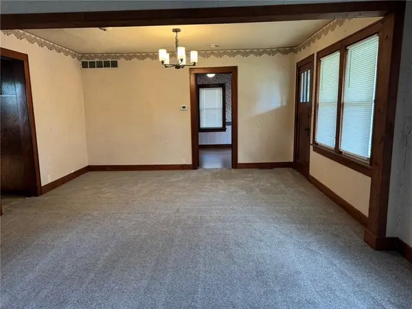 508 W Miami ST, Paola, KS 66071