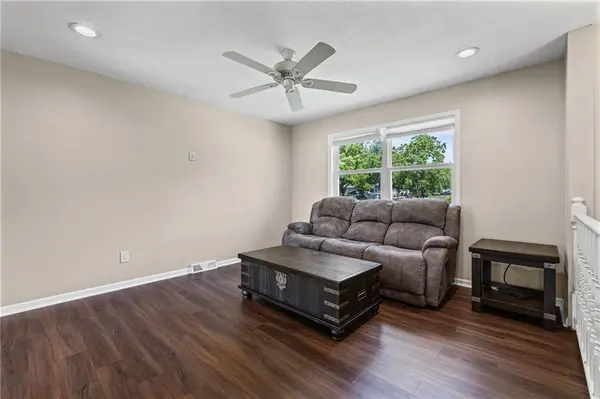 409 W South ST, Spring Hill, KS 66083