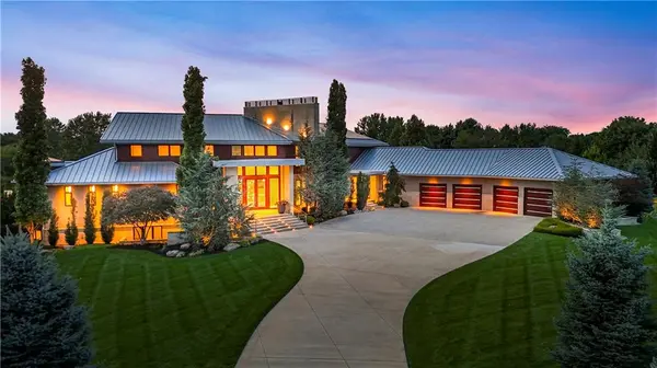 10712 W 165th ST, Overland Park, KS 66221