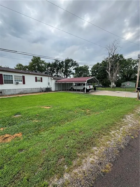 3008 SW Lakefront LN #W, St Joseph, MO 64504