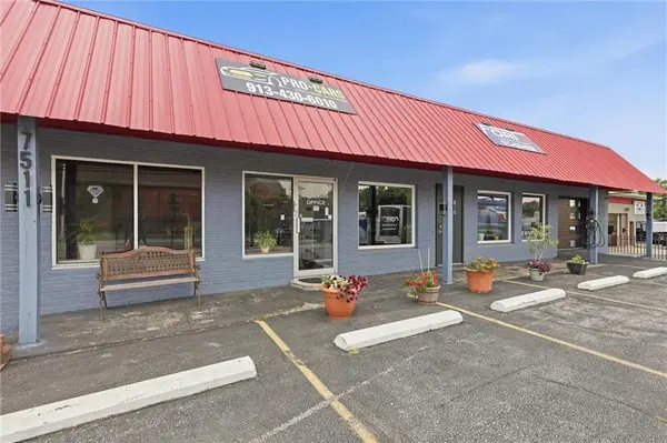 7511 LEAVENWORTH RD, Kansas City, KS 66109