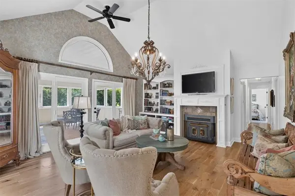 3216 S Bellechase DR, Grain Valley, MO 64029