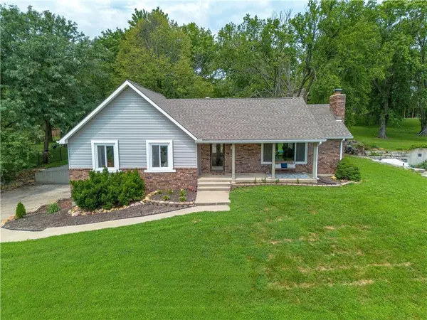 1627 Alvamar DR, Lawrence, KS 66047