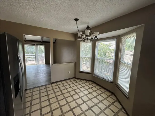 17405 E 41st TER, Independence, MO 64055
