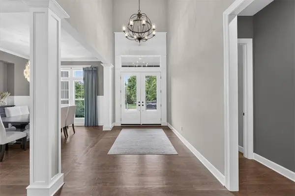 5008 W 141st TER, Leawood, KS 66224