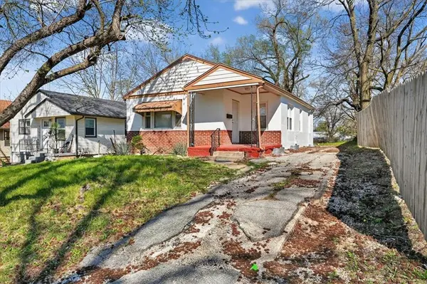 7205 Wabash AVE, Kansas City, MO 64132