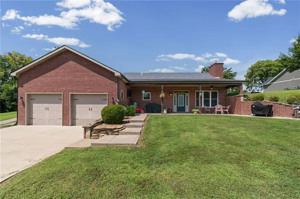 105 S Maple ST, Carrollton, MO 64633
