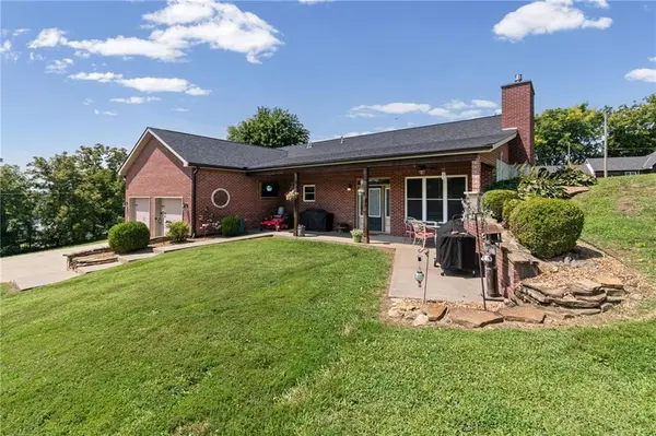 105 S Maple ST, Carrollton, MO 64633