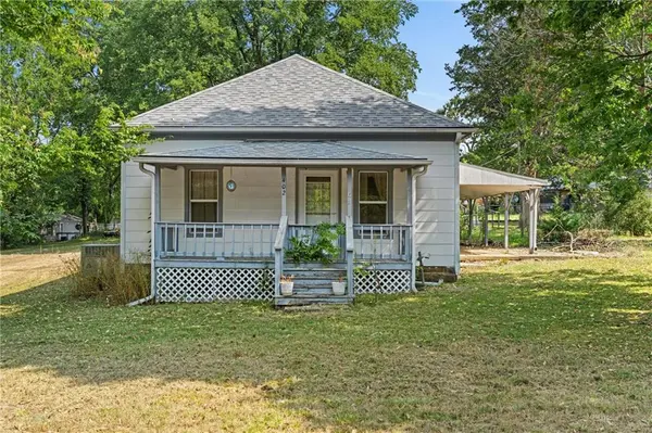 402 W Elm ST, Dearing, KS 67340