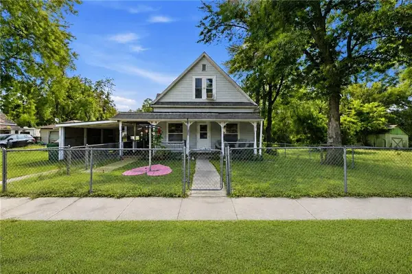1869 S Broadway ST, Amoret, MO 64722