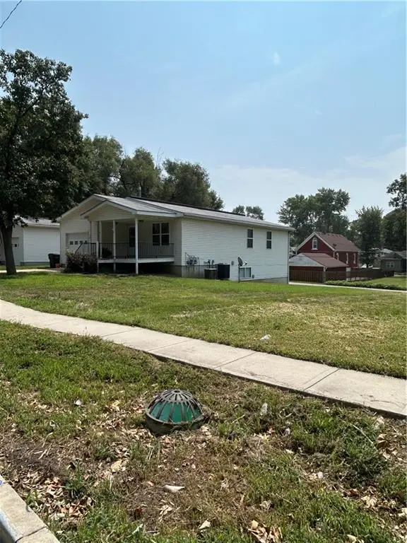 727 A & B Kiowa ST, Leavenworth, KS 66048