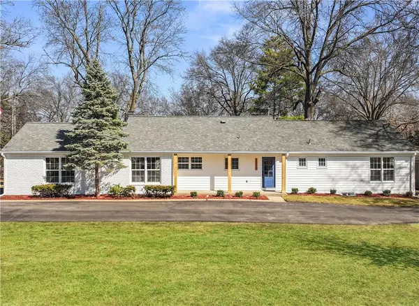 3520 W 93rd ST, Leawood, KS 66206