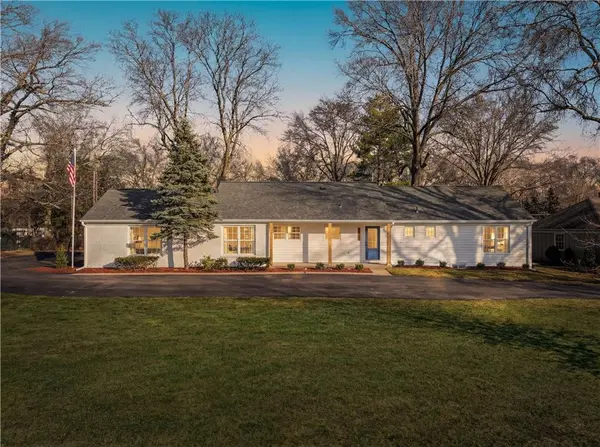 3520 W 93rd ST, Leawood, KS 66206
