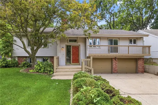 6001 W 68TH ST, Overland Park, KS 66204