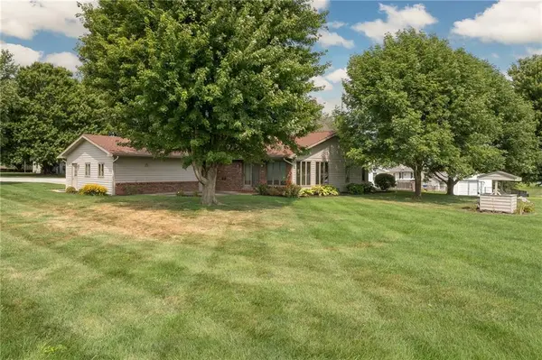 1602 Ridge DR, Mound City, MO 64470