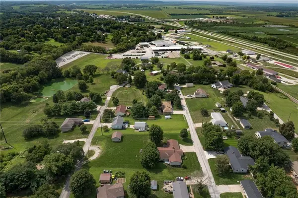 1602 Ridge DR, Mound City, MO 64470