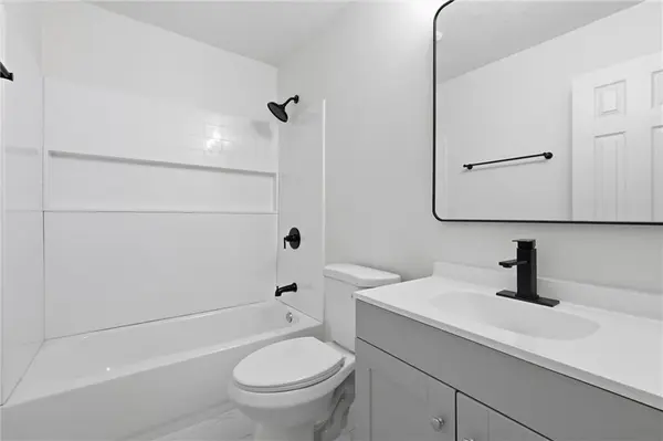 10518 Palmer AVE, Kansas City, MO 64134