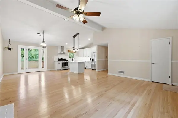 8705 Belleview AVE, Kansas City, MO 64114