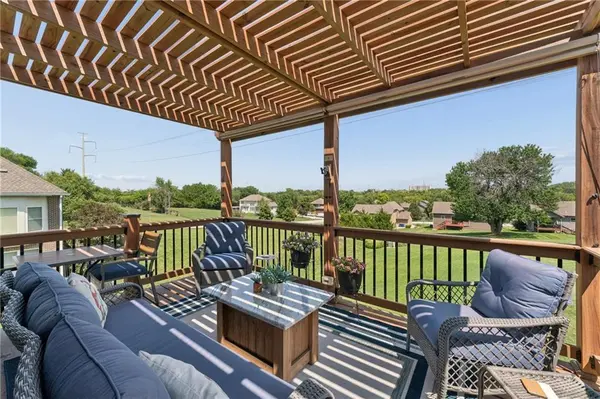 19556 W 105th TER, Olathe, KS 66061